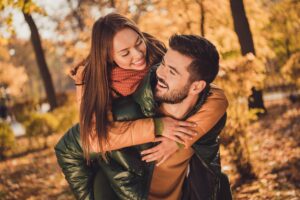 Herbst Date-Ideen: Das sind die 10 schönsten Dates für den Herbst